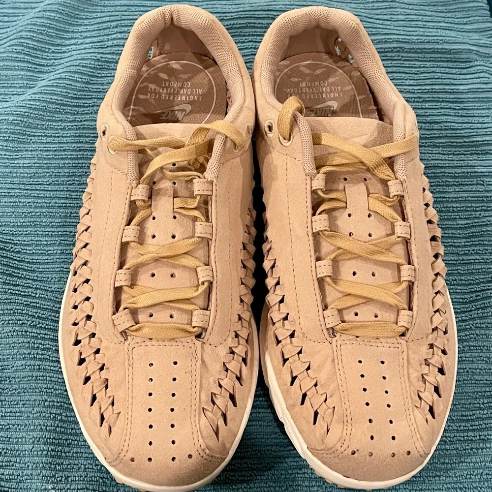 🦘Nike Mayfly Suede Woven Sneakers - Size 8.5 - NWOT🦘 - Picture 1 of 6
